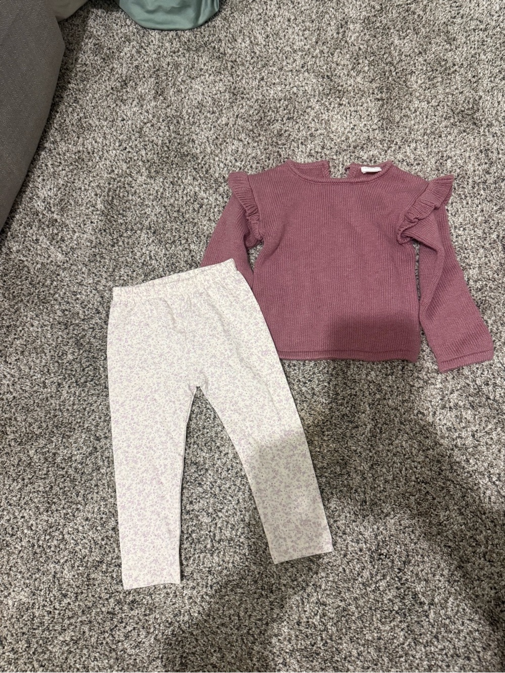 Girls' Mauve Ruffle Long-Sleeve Top and floral leggings